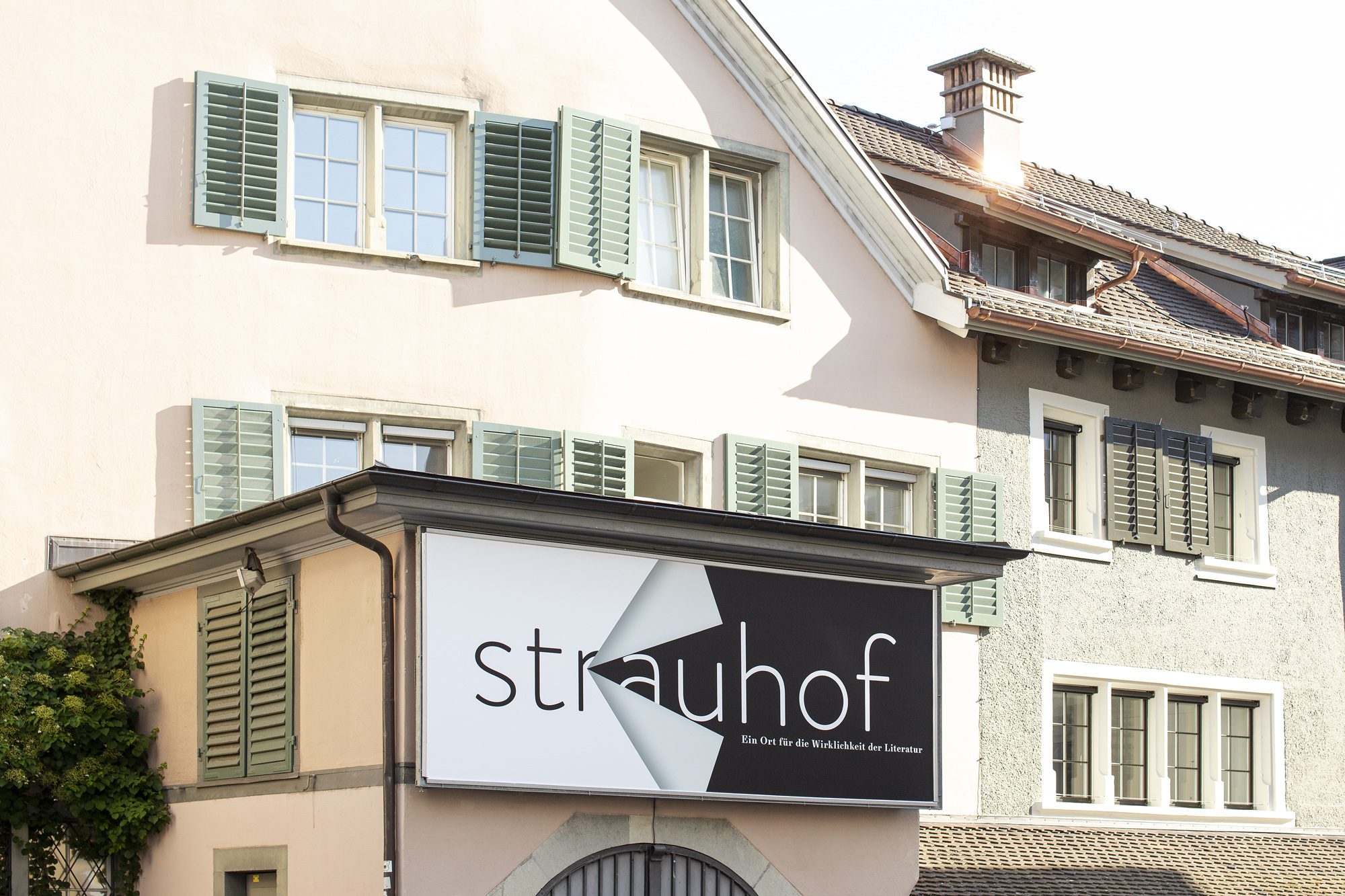 Beschriftung Strauhof, Zürich